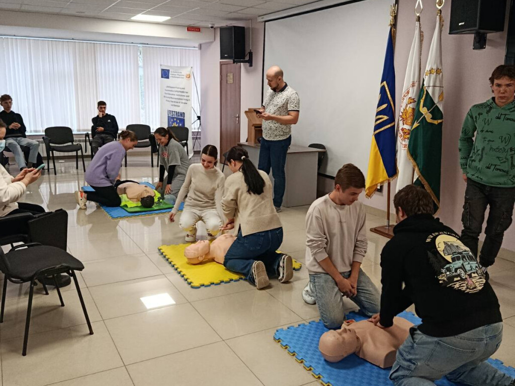 Практичний тренінг з базових навичок домедичної допомоги
