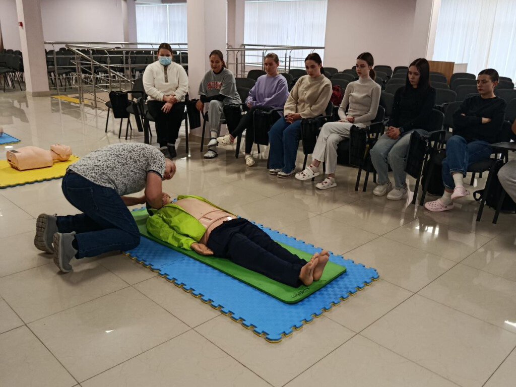 Практичний тренінг з базових навичок домедичної допомоги