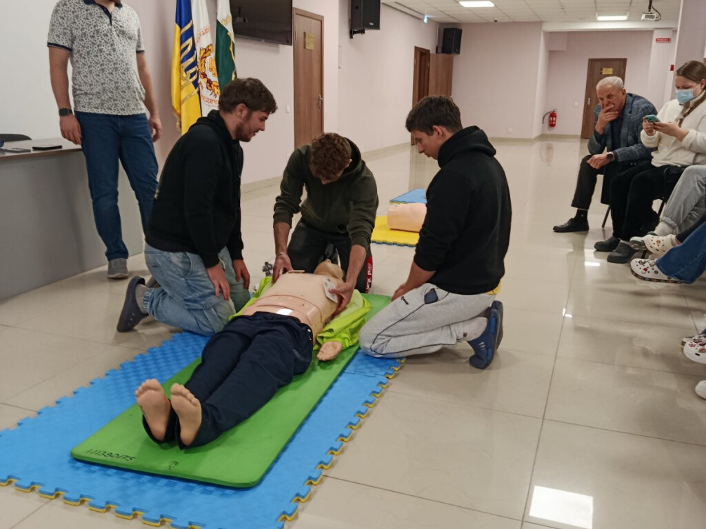 Практичний тренінг з базових навичок домедичної допомоги
