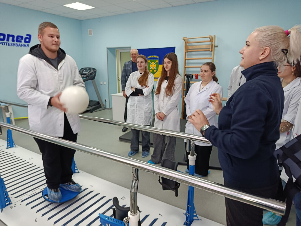 Тиждень ерготерапії у ПДМУ розпочався з практичного знайомства з сучасною реабілітацією