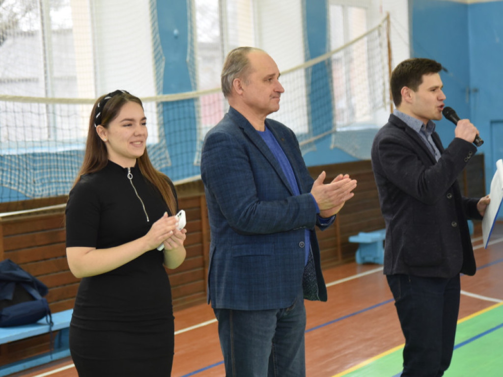 Традиційні спортивно-розважальні змагання "Спорт єднає всіх": молодь ПДМУ потужну спортивну підготовку