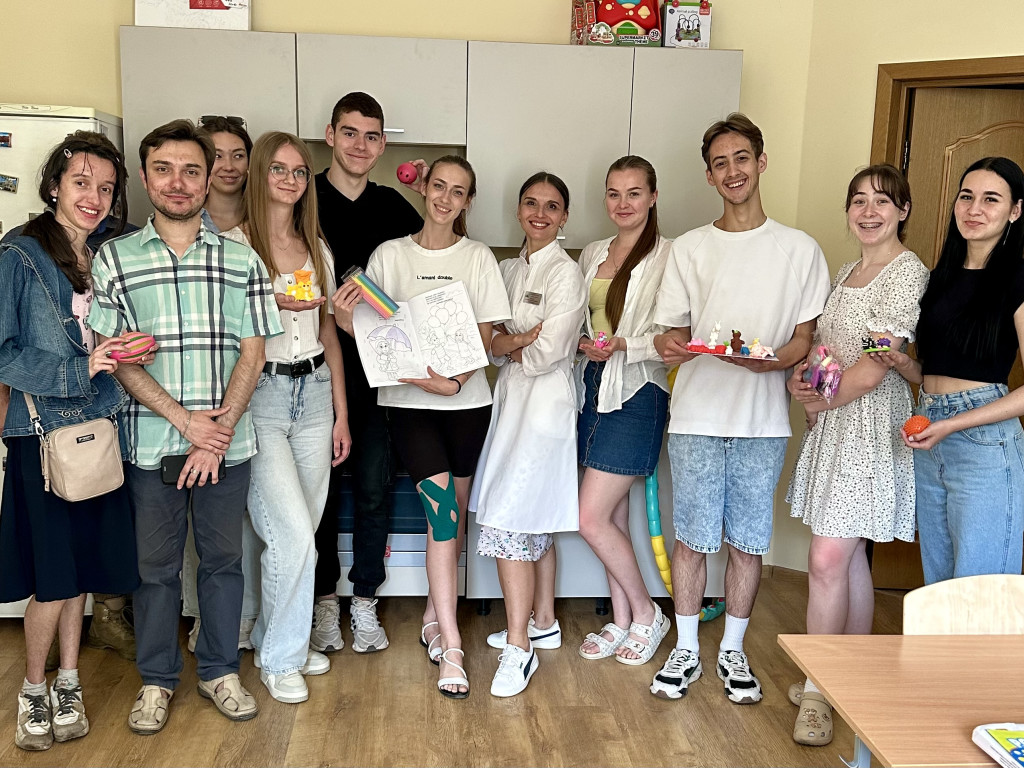 Майстер-клас «Терапія кисті: практичне використання допоміжних матеріалів».