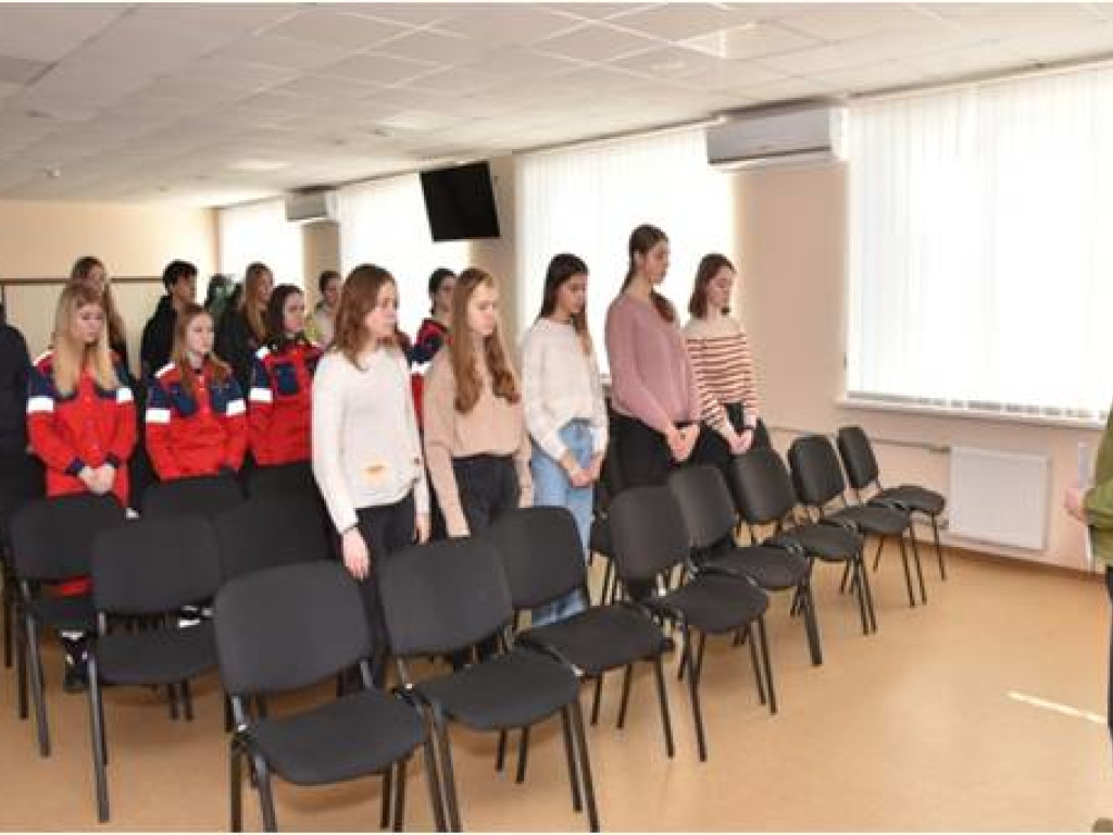 В конференц-залі станції Екстреної медичної допомоги проведено практичний семінар для здобувачів освіти ННМІ - «Крути - поразка чи перемога?»